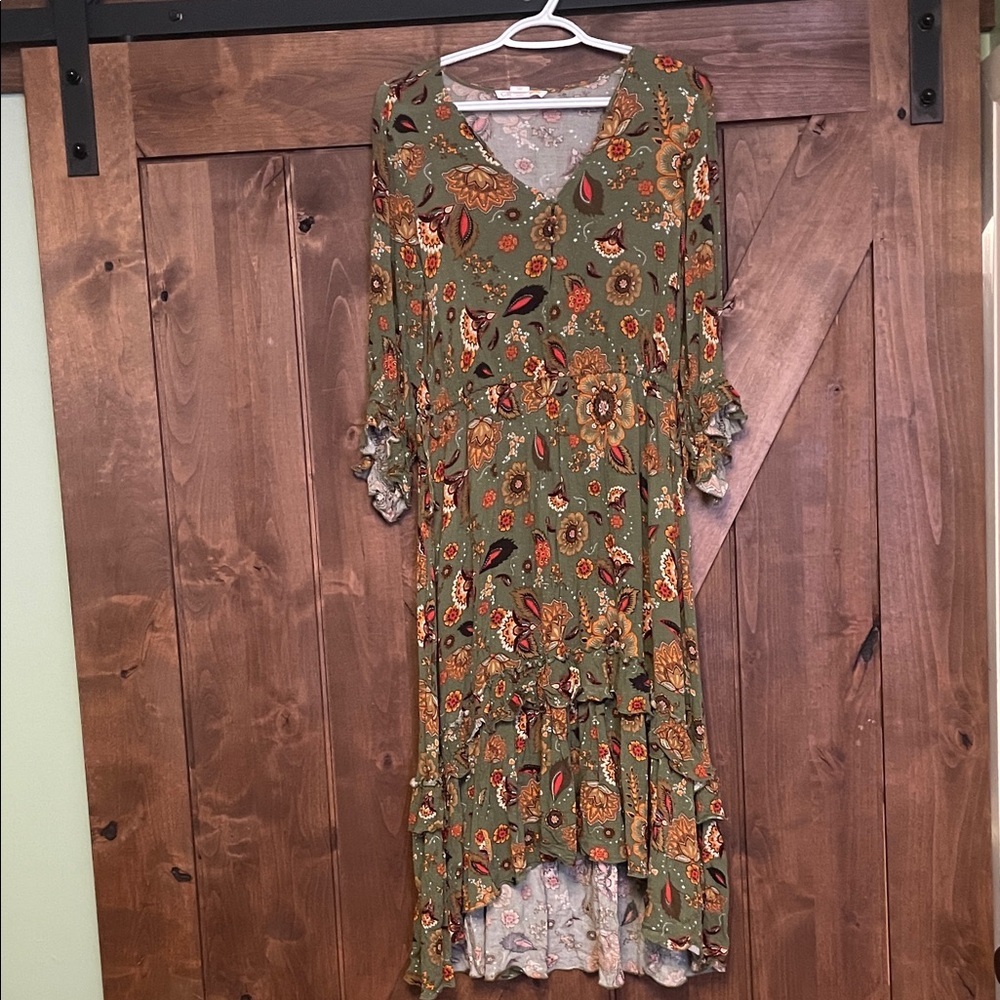 beautiful Floral Green Maxi Dress size medium